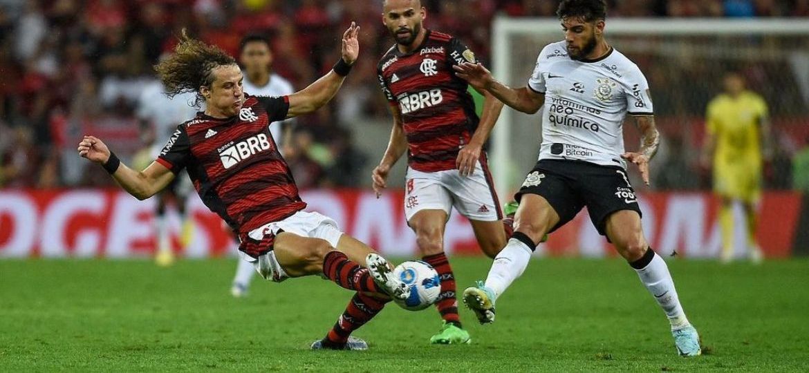 Pelo menos 10 jogadores do Corinthians torcem pelo clube desde